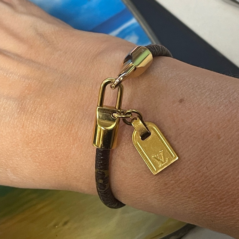 LOUIS VUITTON Nano Monogram Charm Bracelet⭐️W/DUST BAG⭐️💯 AuThENTiC - Picture 9 of 11
